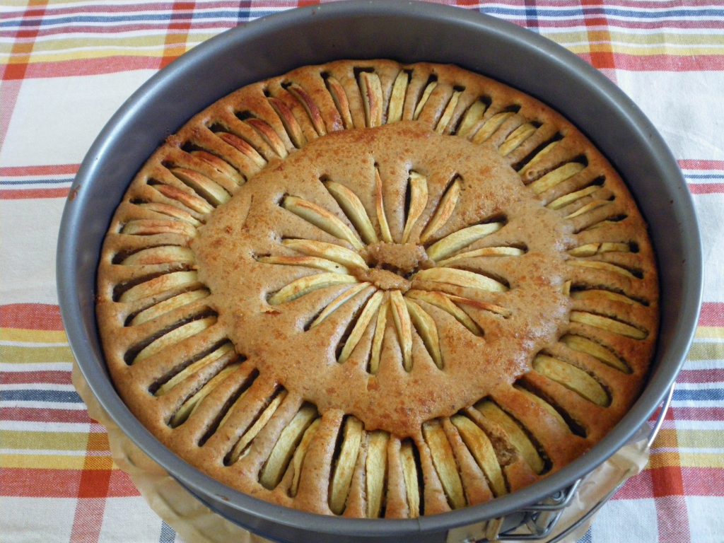Apfelkuchen mit versunkenen Äpfeln - meergruenes - Brot und Meer